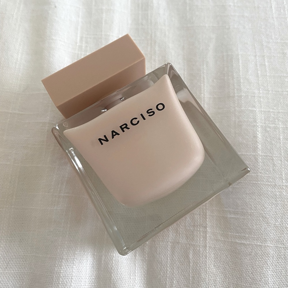 Narciso Rodriguez “Poudrée” 3 OZ perfume for her